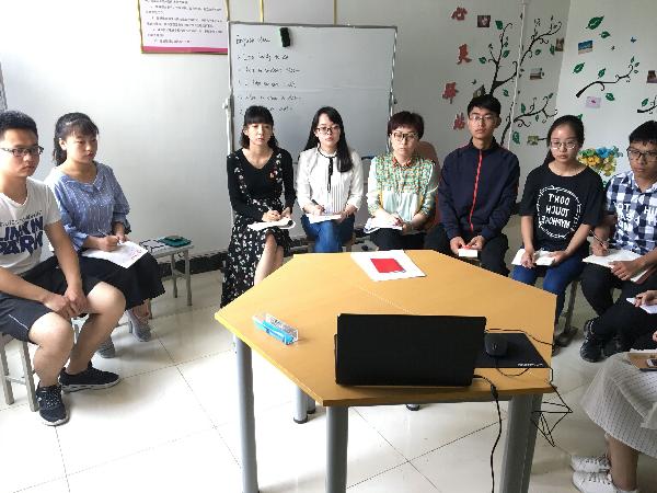 学生党员工作站委员观看直播 学生党员工作站委员观看直播